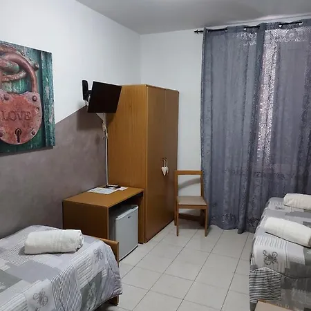 Domus Pacis Santa Chiara Casa Per Ferie Hotel Loreto Kamer foto