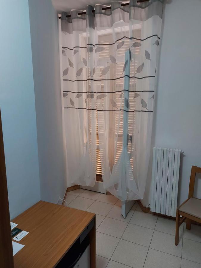 Domus Pacis Santa Chiara Casa Per Ferie Hotel