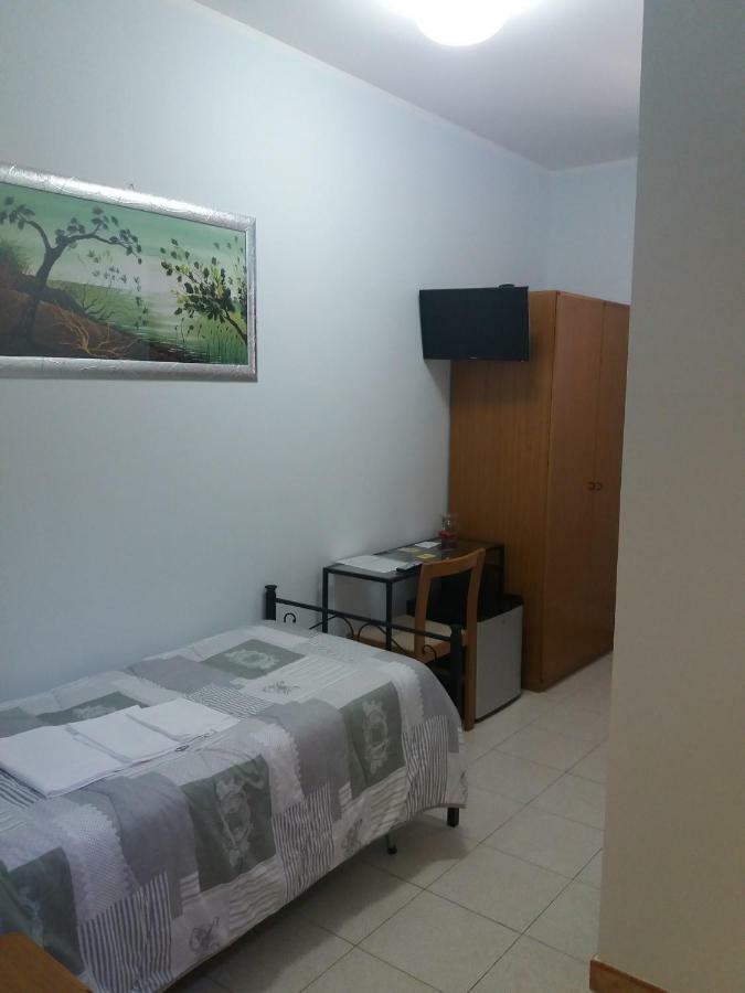 Hotel Domus Pacis Santa Chiara Casa Per Ferie